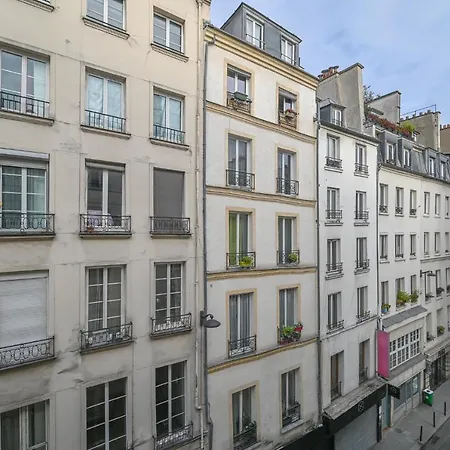 Clery 32 Parijs